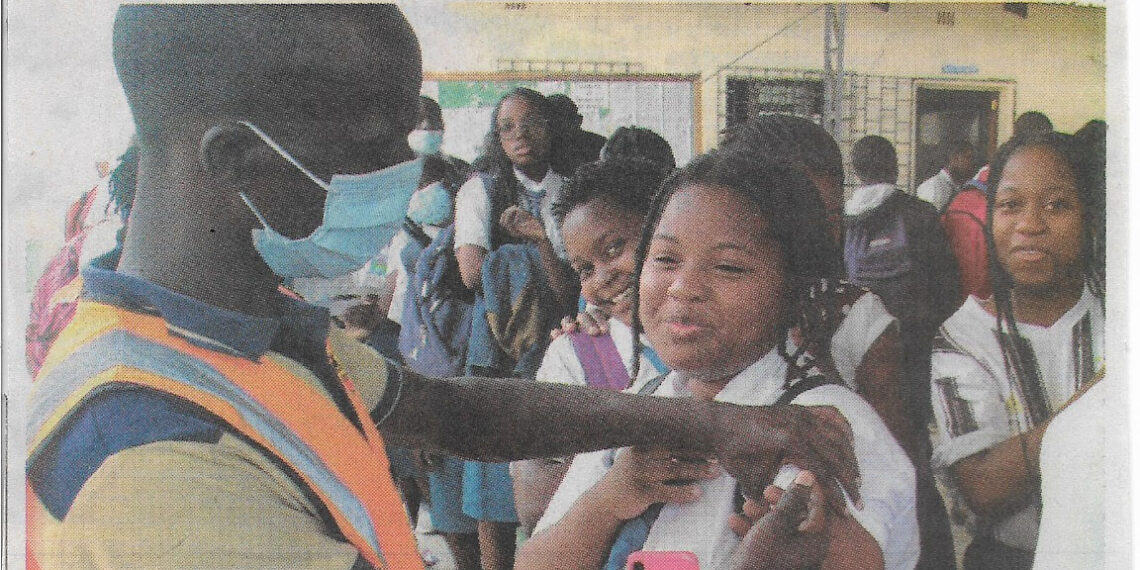 Para adolescentes dos 12 aos 17 anos: Arranca segunda ronda de vacinação – 12 de Novembro de 2022 (Jornal Notícias)