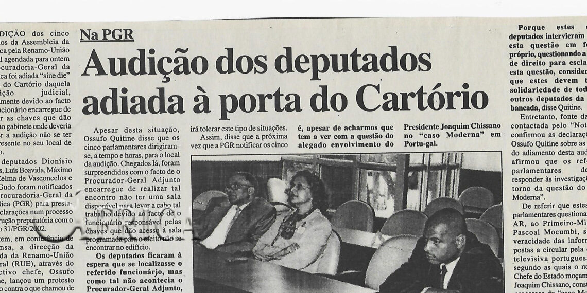 Na PGR: Audição dos deputados adiada à porta do Cartório – 13 de Novembro de 2002 (Notícias)