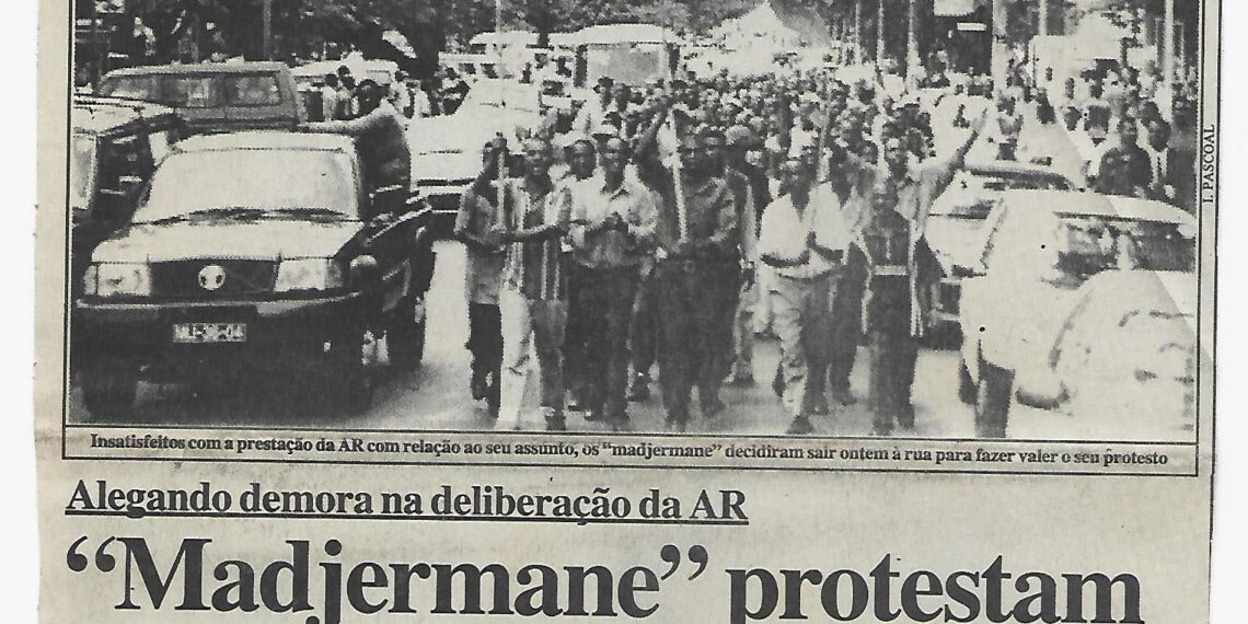Alegando demora na deliberação da AR: “Madjermane” protestam nas ruas da capital – 13 de Novembro de 2002 (Notícias)