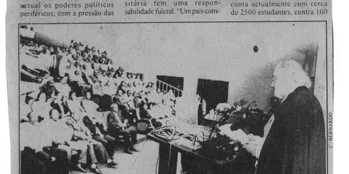 Pressionado pelas instituições internacionais: Poder político agrava fosso entre formação e mercado – segundo José Teixeira, antigo tropa colonial – segundo José Cobaço, na Oração pela Sapiência no Instituto Superior Politécnico e Universitário (ISPU) – 16 de Fevereiro de 2004 (Notícias)