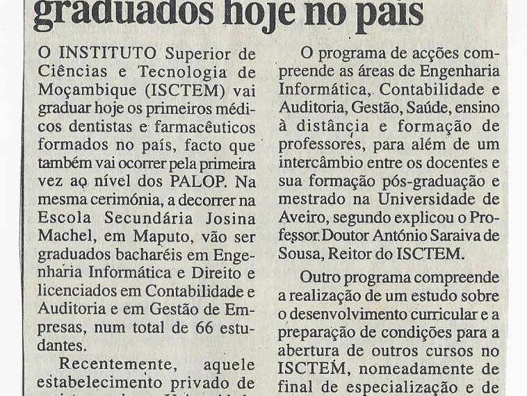 Primeiros médicos dentistas graduados hoje no país – 21 de Setembro de 2002