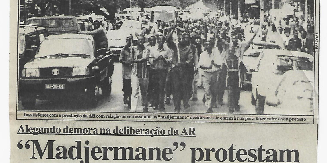 Alegando demora na deliberação da AR: “Madjermane” protestam nas ruas da capital – 13 de Novembro de 2002